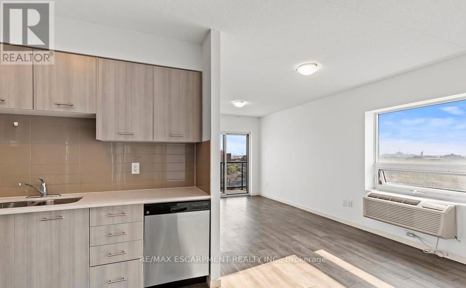 708 - 220 Cannon Street E, Hamilton, Ontario  L8L 2B1 - Photo 3 - X12401215