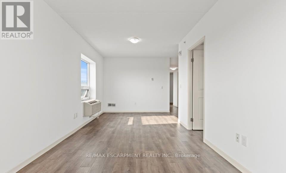 708 - 220 Cannon Street E, Hamilton, Ontario  L8L 2B1 - Photo 4 - X12401215