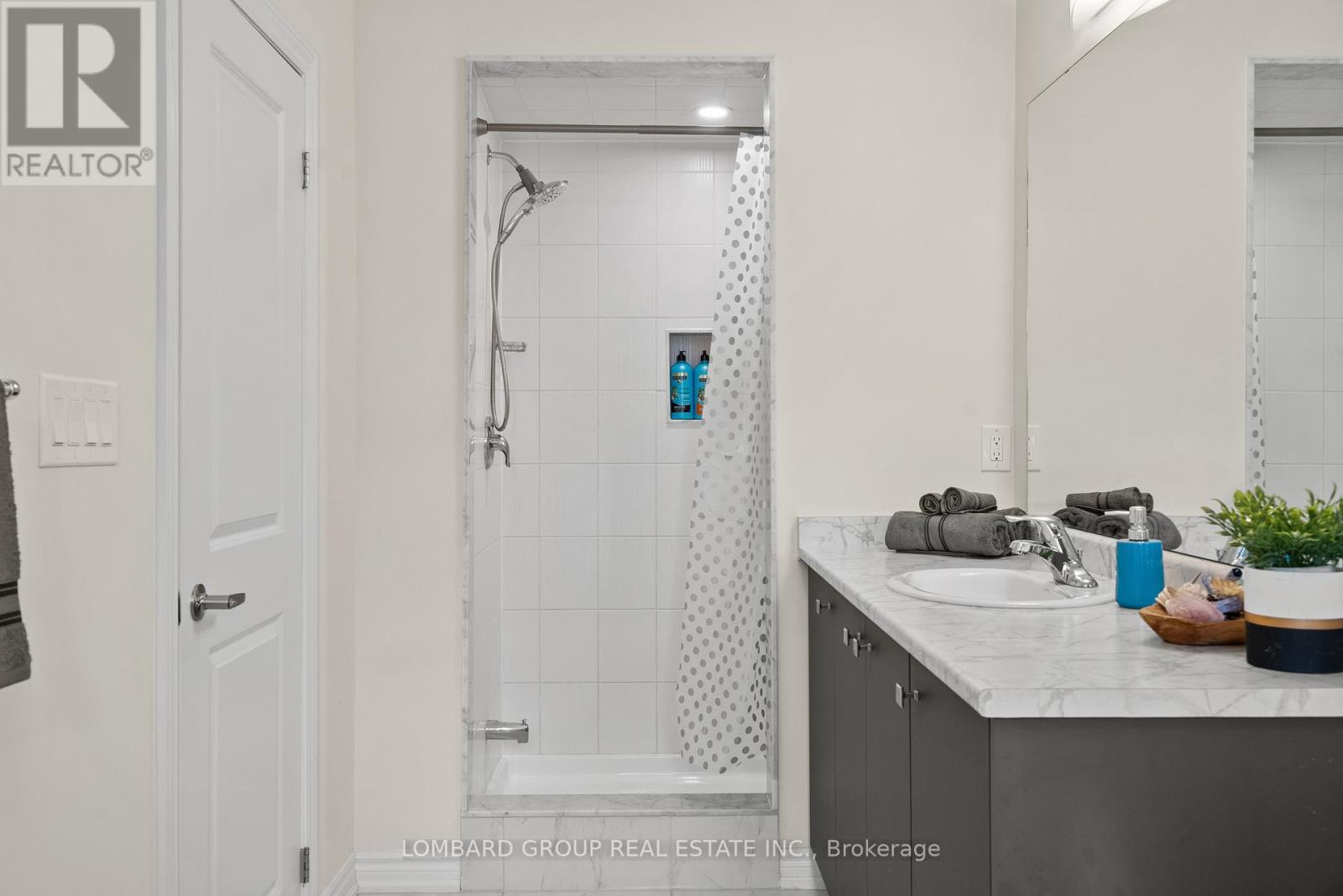 212 Vanilla Trail, Thorold, Ontario  L2V 0L3 - Photo 27 - X12401224