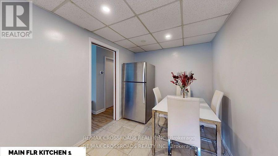260 Connaught Avenue, Toronto, Ontario  M2M 1H5 - Photo 11 - C12400756