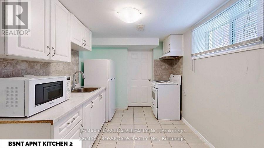 260 Connaught Avenue, Toronto, Ontario  M2M 1H5 - Photo 19 - C12400756