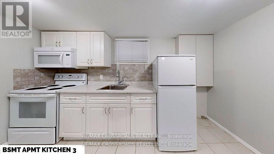 260 Connaught Avenue, Toronto, Ontario  M2M 1H5 - Photo 24 - C12400756