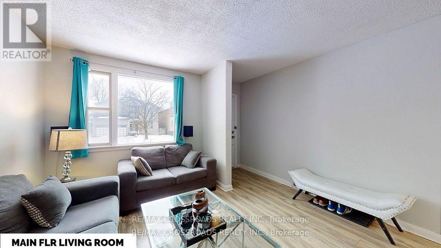 260 Connaught Avenue, Toronto, Ontario  M2M 1H5 - Photo 6 - C12400756