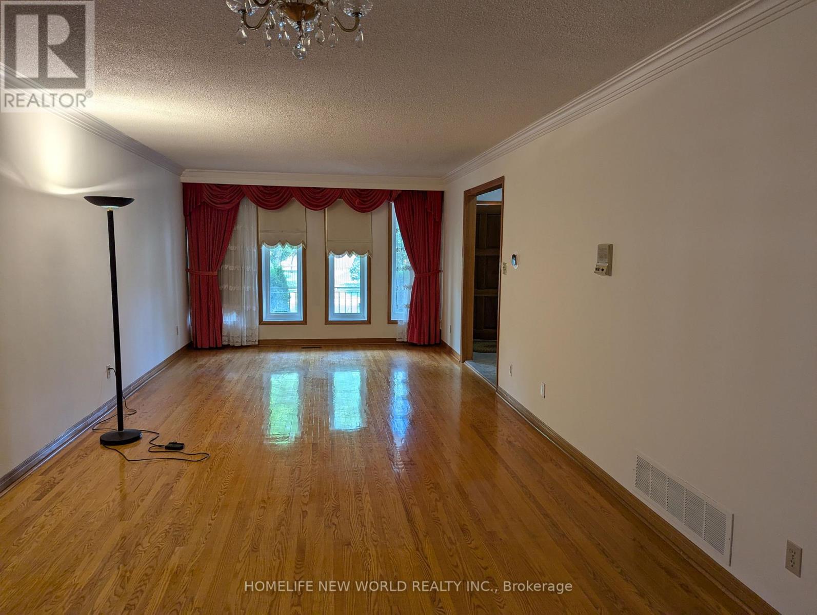 65 Lambeth Square, Toronto, Ontario  M1W 3B3 - Photo 3 - E12401106