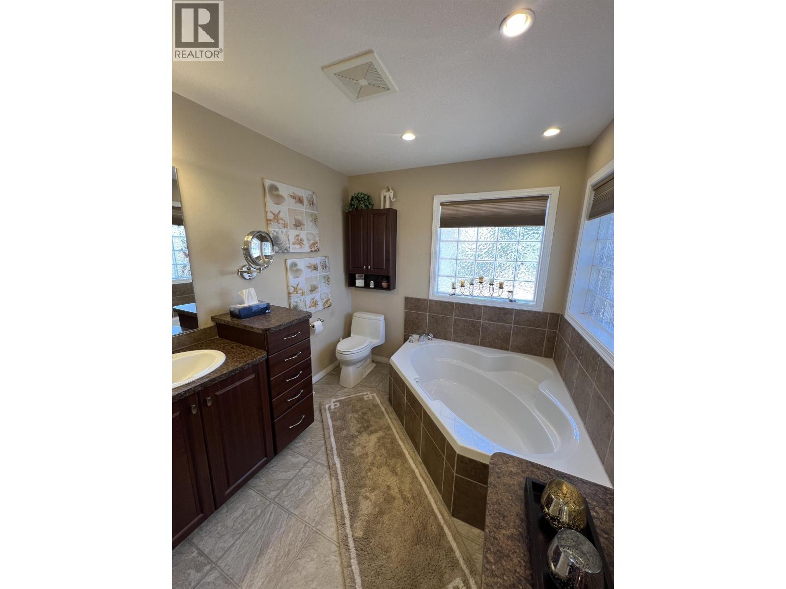 4 Reserve Road, Fort Nelson, British Columbia  V0C 1R0 - Photo 19 - R3047109