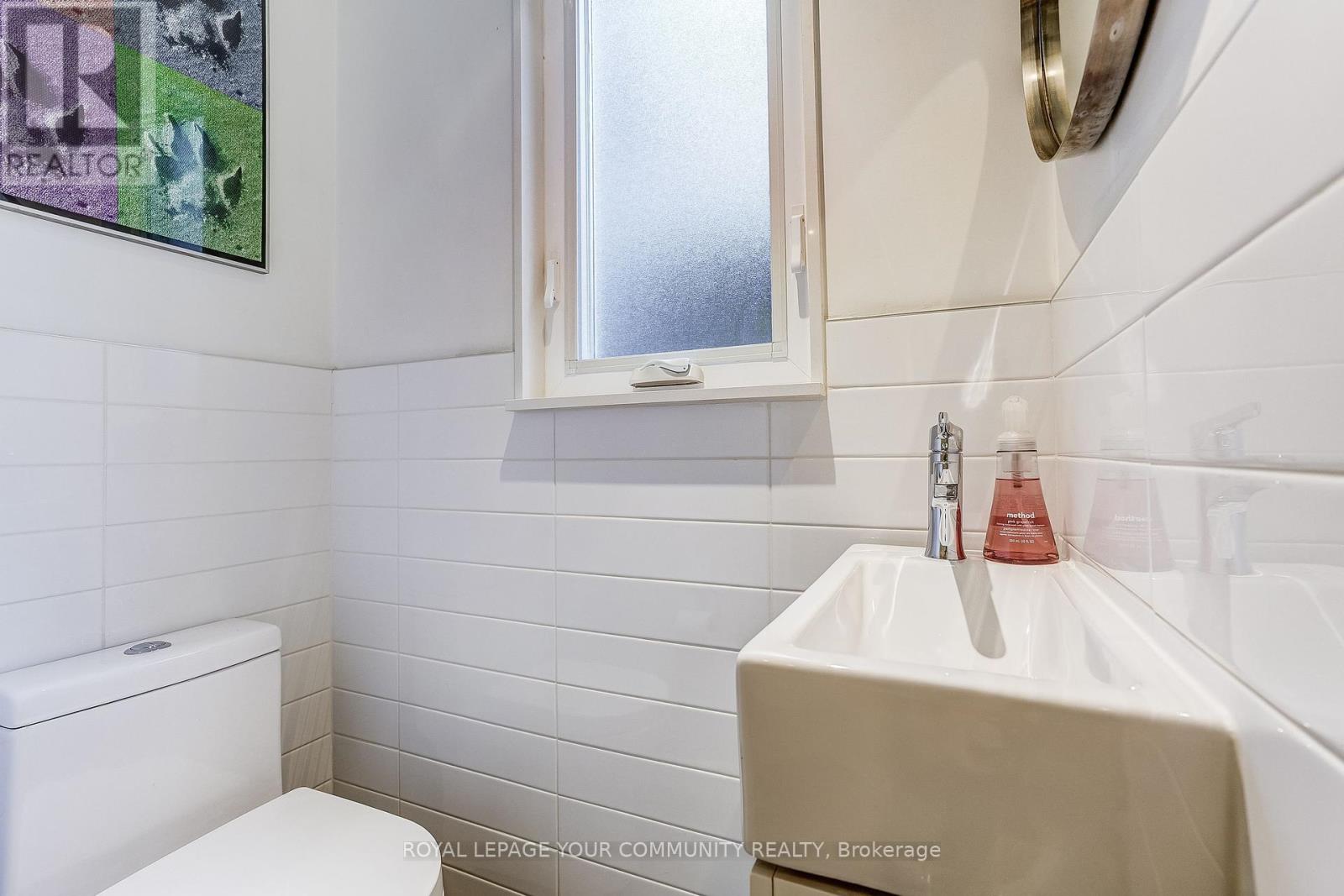13 Howland Road, Toronto (North Riverdale), Ontario  M4K 2Z4 - Photo 17 - E12401335