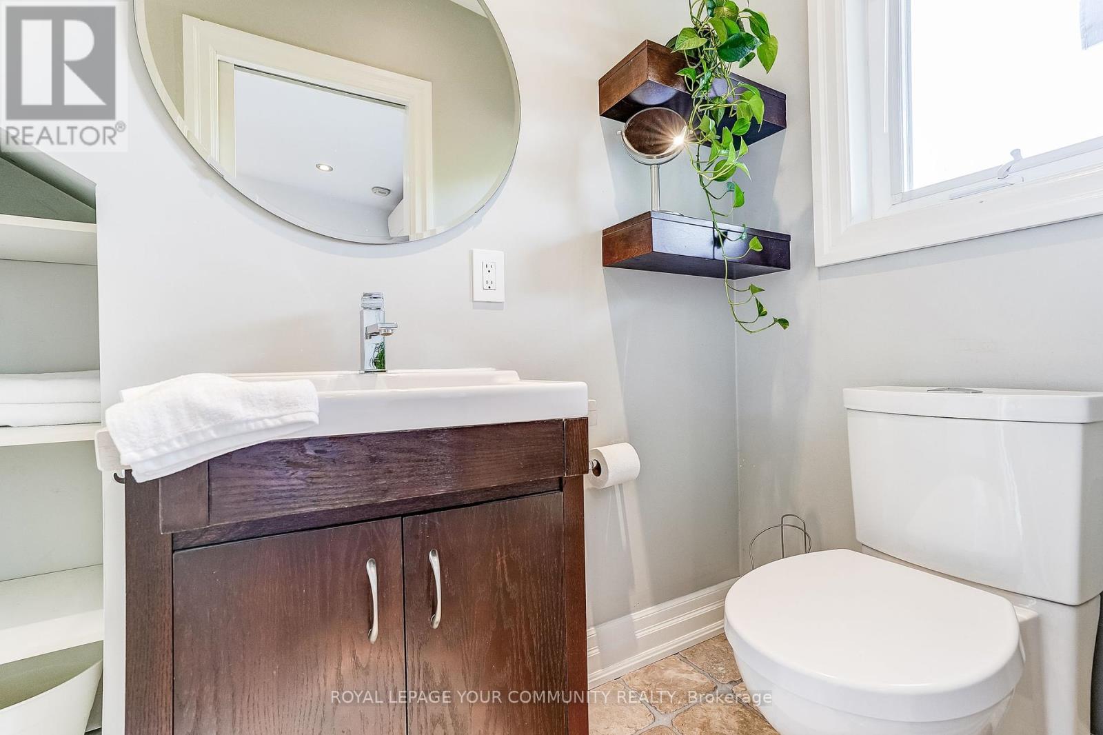 13 Howland Road, Toronto (North Riverdale), Ontario  M4K 2Z4 - Photo 34 - E12401335