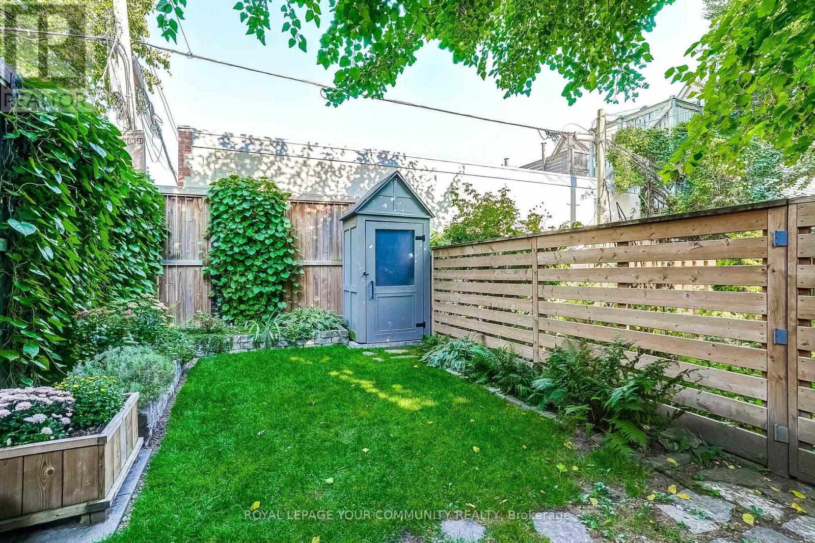 13 Howland Road, Toronto (North Riverdale), Ontario  M4K 2Z4 - Photo 43 - E12401335