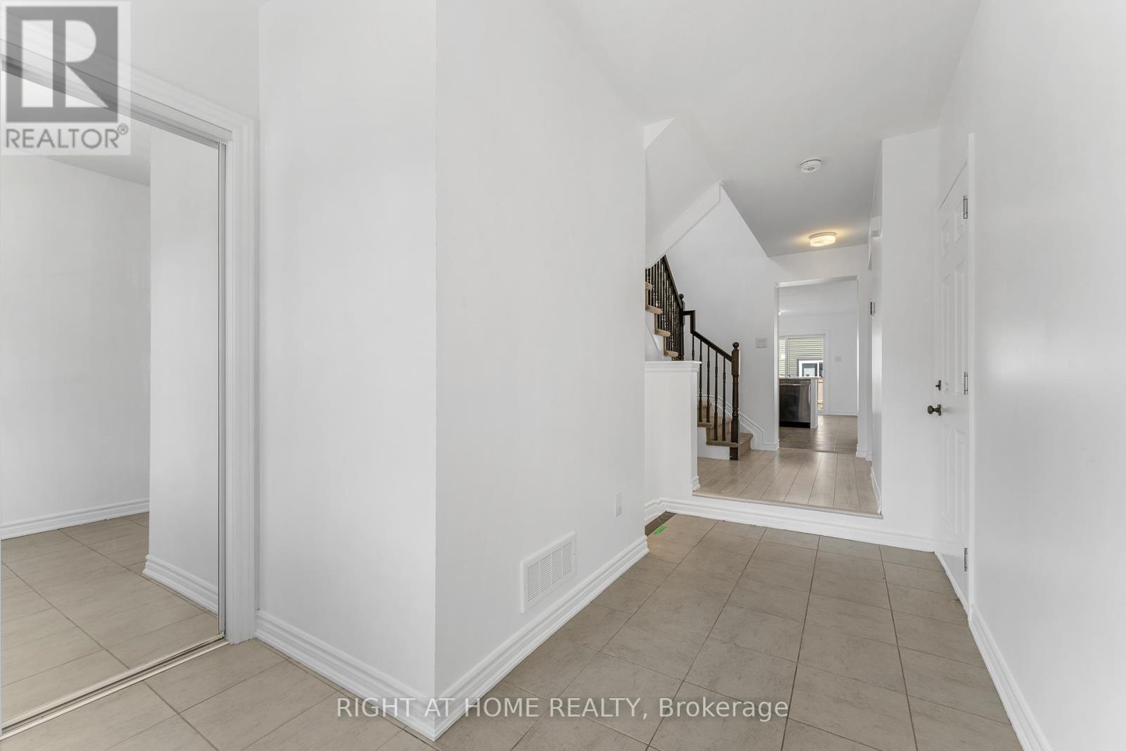 47 Mudminnow Crescent, Ottawa, Ontario  K4A 5H9 - Photo 7 - X12401357