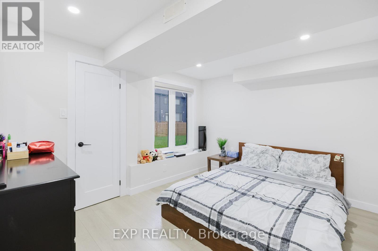 4556 Kelly Farm Drive, Ottawa, Ontario  K1X 0G8 - Photo 36 - X12401394