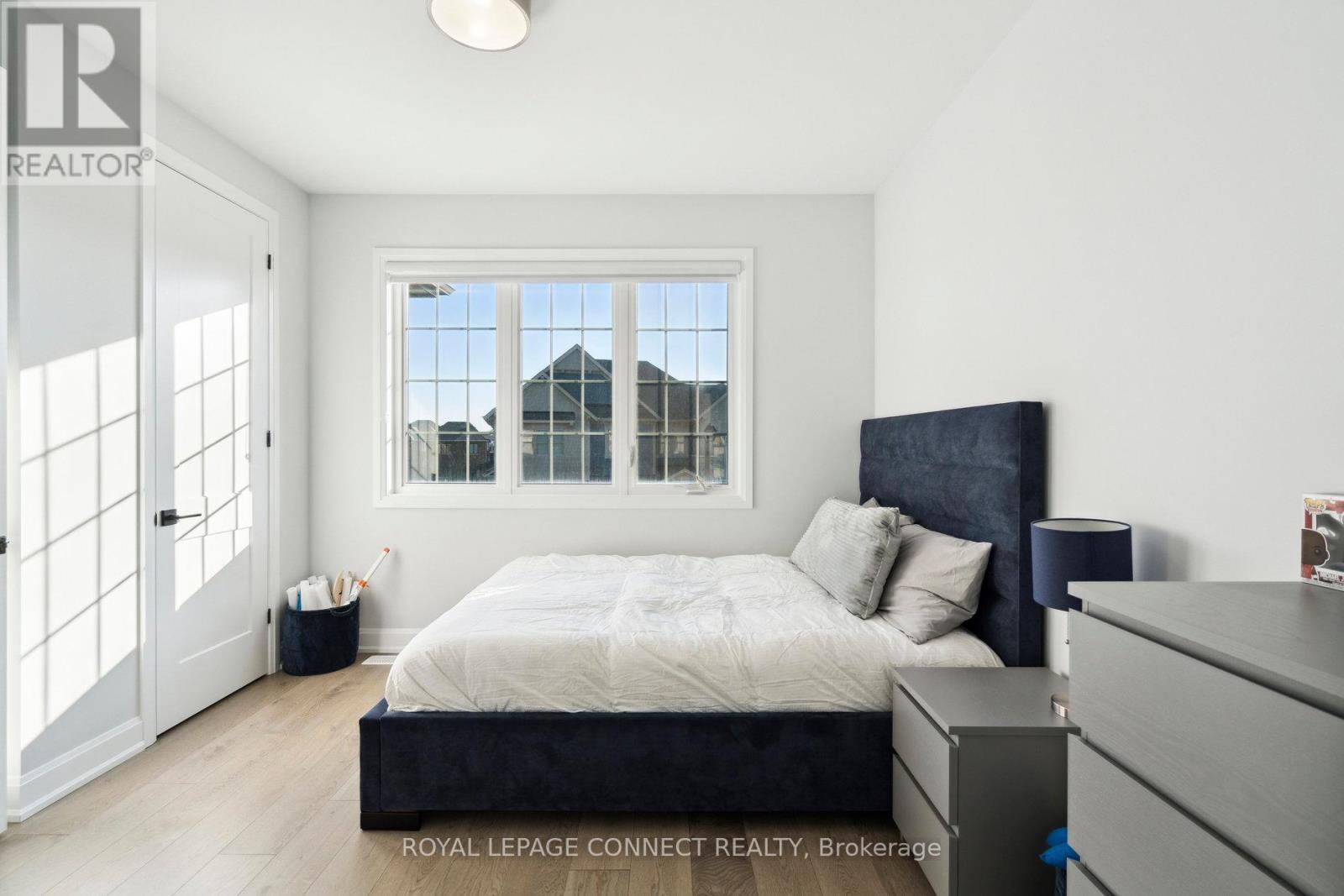 1428 Ford Strathy Crescent, Oakville (Jm Joshua Meadows), Ontario  L6H 3W8 - Photo 33 - W12401303
