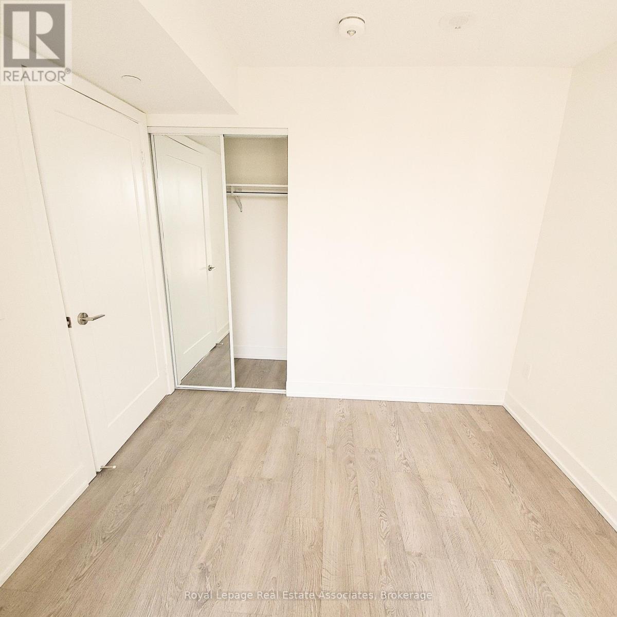 1519 - 9 Mabelle Avenue, Toronto, Ontario  M9A 0E1 - Photo 10 - W12401306