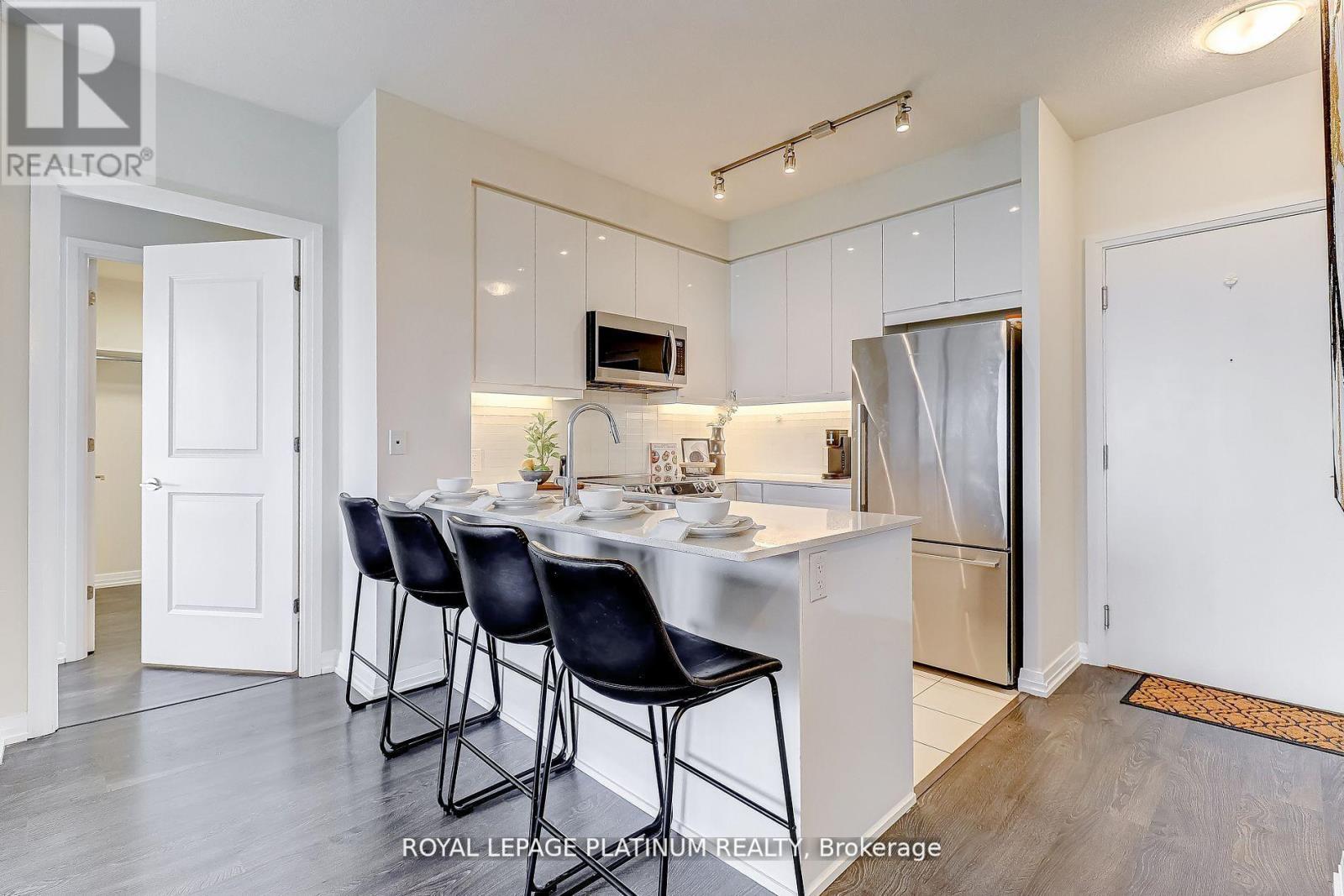 703 - 50 Thomas Riley Road, Toronto, Ontario  M9B 0C5 - Photo 4 - W12401319
