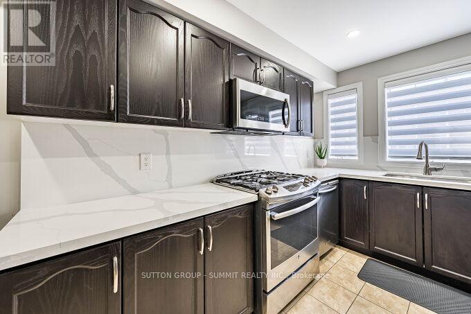 65 Spadina Road, Brampton (Brampton West), Ontario  L6X 4X6 - Photo 8 - W12401345