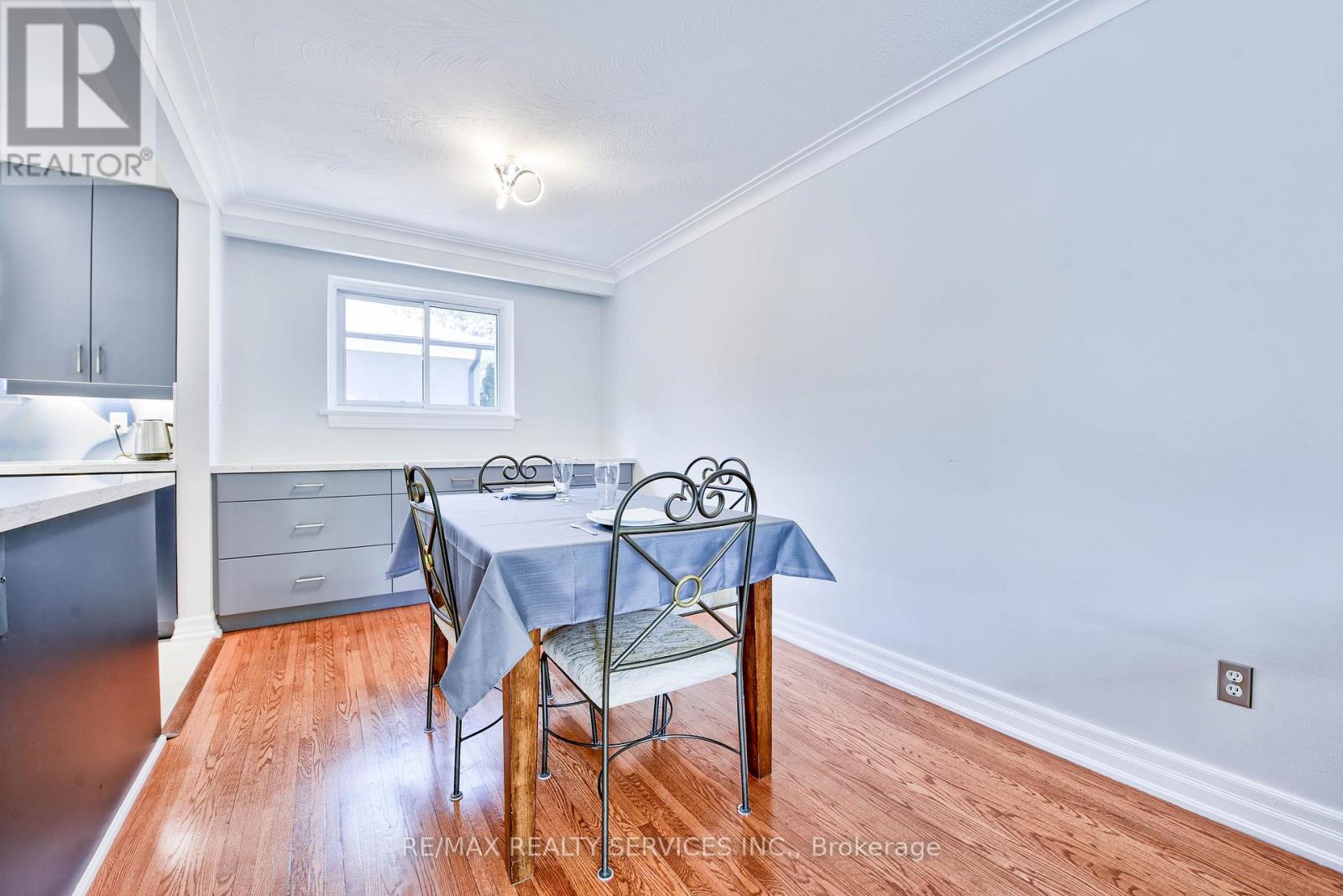 23 Windermere Court, Brampton (Northwood Park), Ontario  L6X 2L5 - Photo 12 - W12401346