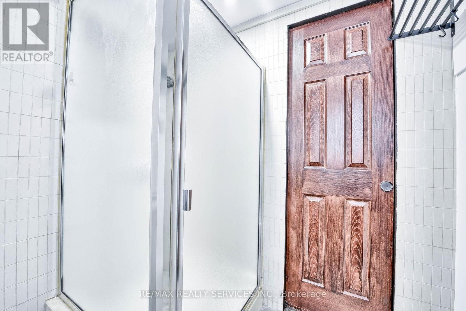 23 Windermere Court, Brampton (Northwood Park), Ontario  L6X 2L5 - Photo 43 - W12401346