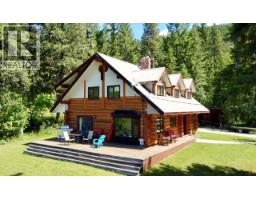 1445 Black Bear Drive, golden, British Columbia