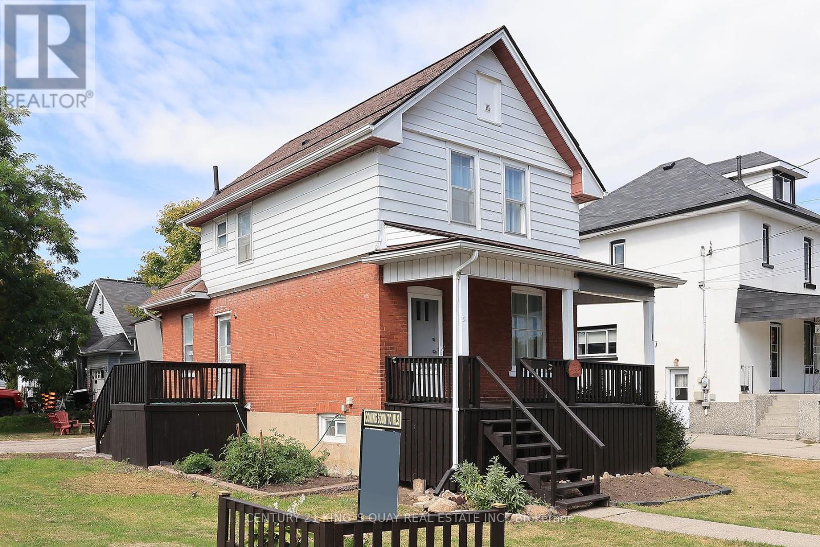 51 Albert Street S, Kawartha Lakes (Lindsay), Ontario  K9V 3G9 - Photo 1 - X12401302
