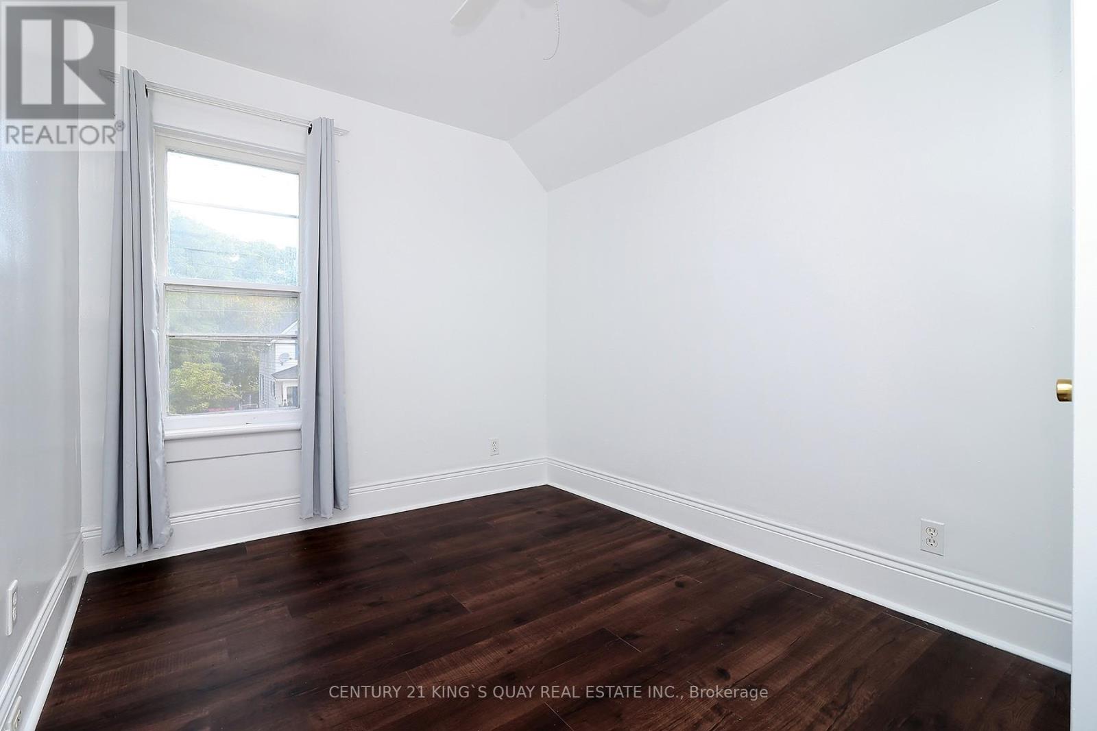 51 Albert Street S, Kawartha Lakes (Lindsay), Ontario  K9V 3G9 - Photo 32 - X12401302