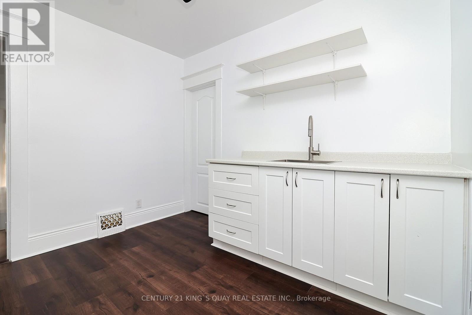 51 Albert Street S, Kawartha Lakes (Lindsay), Ontario  K9V 3G9 - Photo 38 - X12401302