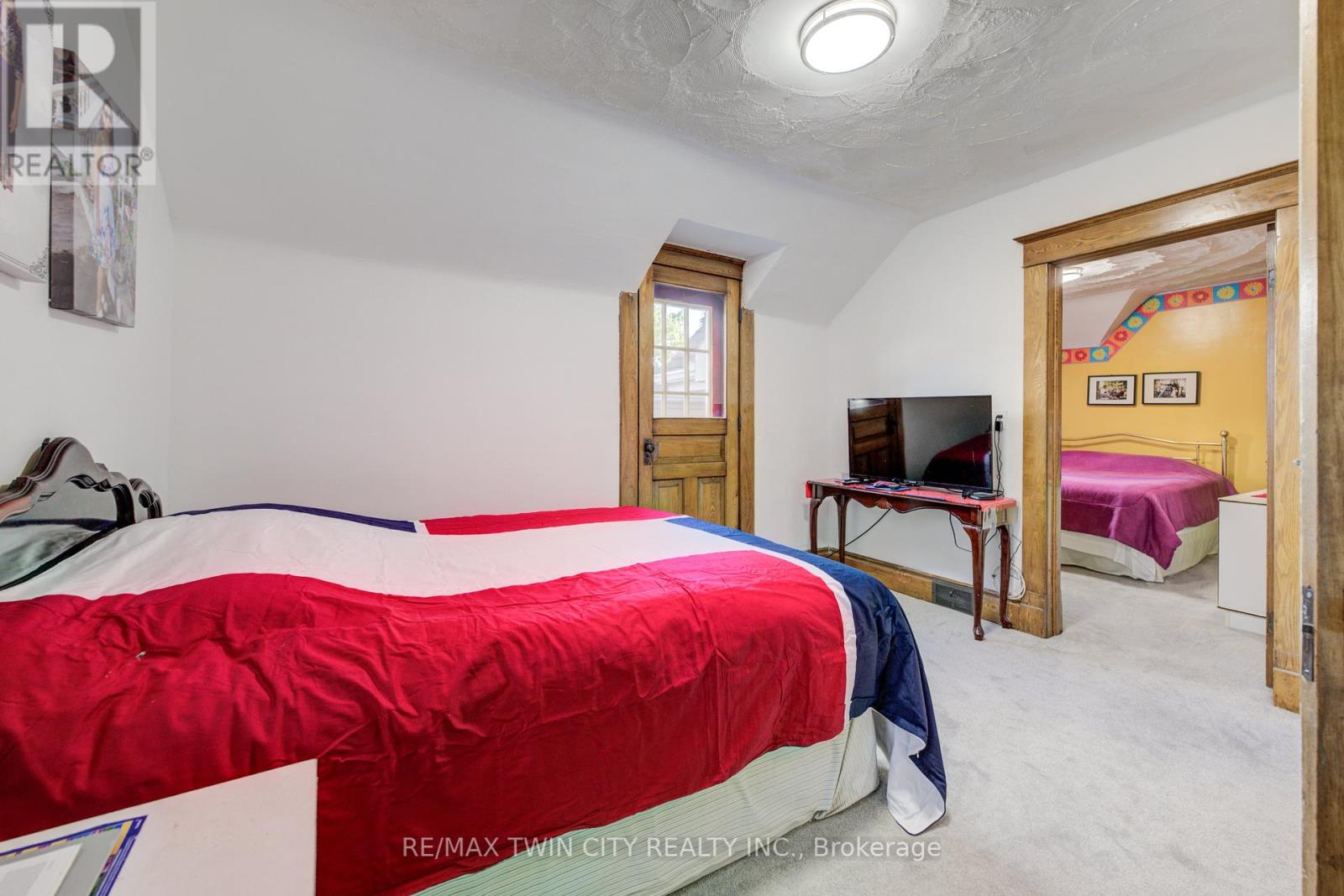 44 Walter Street, Kitchener, Ontario  N2G 1S1 - Photo 30 - X12401304