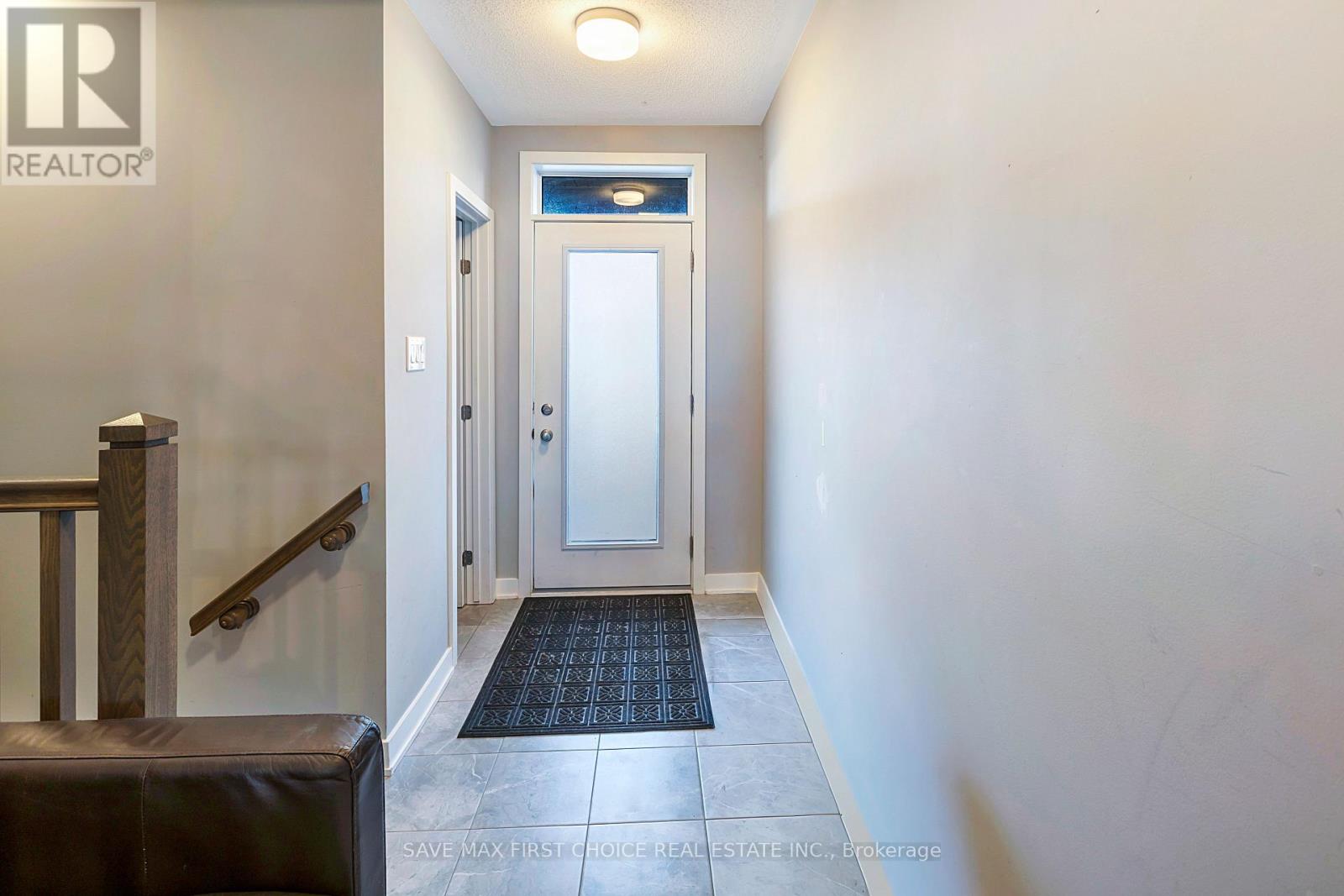 2070 Winsome Terrace, Ottawa, Ontario  K4A 5M9 - Photo 2 - X12401333