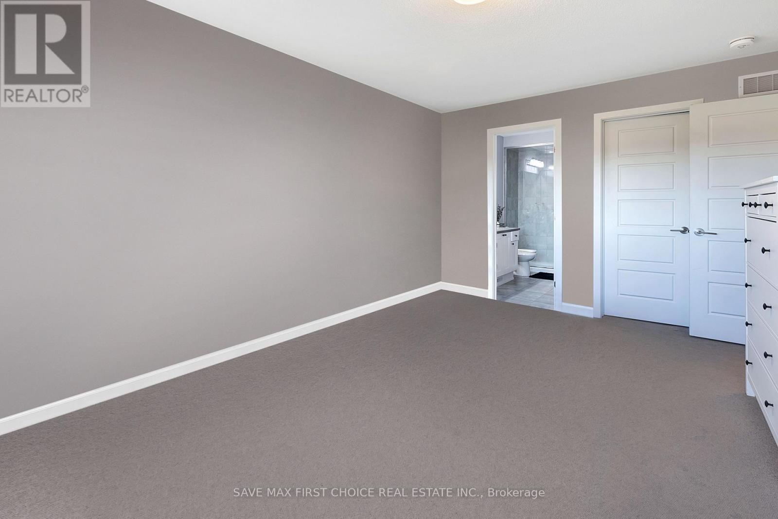 2070 Winsome Terrace, Ottawa, Ontario  K4A 5M9 - Photo 22 - X12401333
