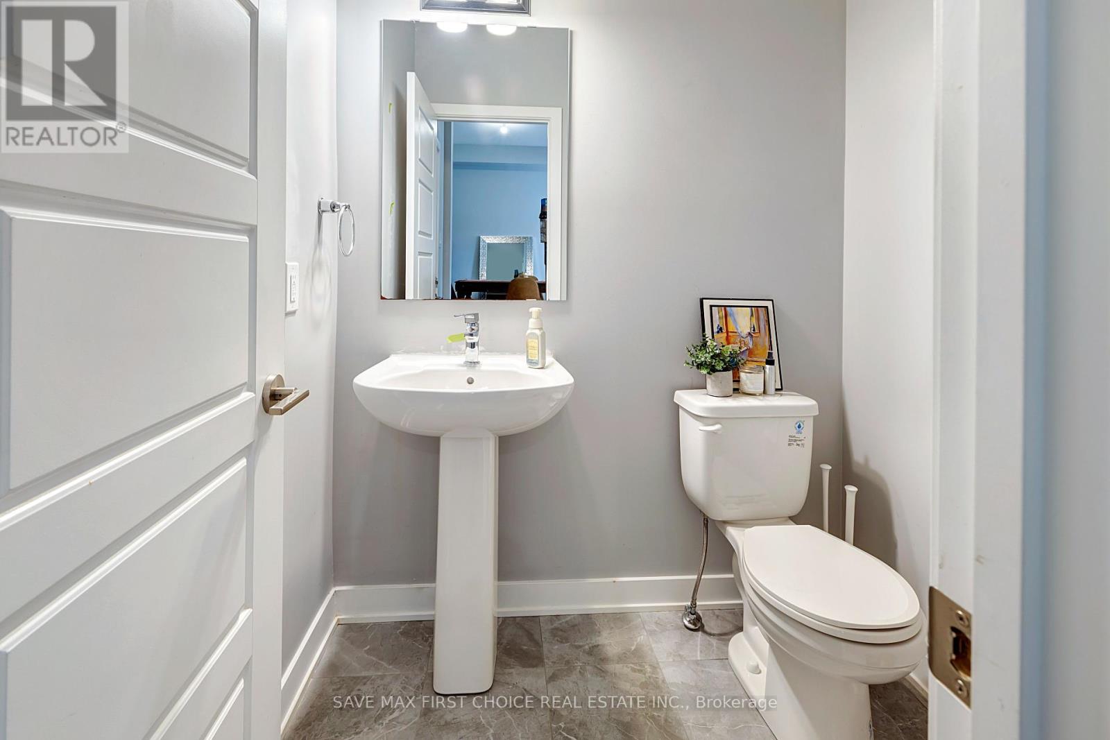 2070 Winsome Terrace, Ottawa, Ontario  K4A 5M9 - Photo 8 - X12401333