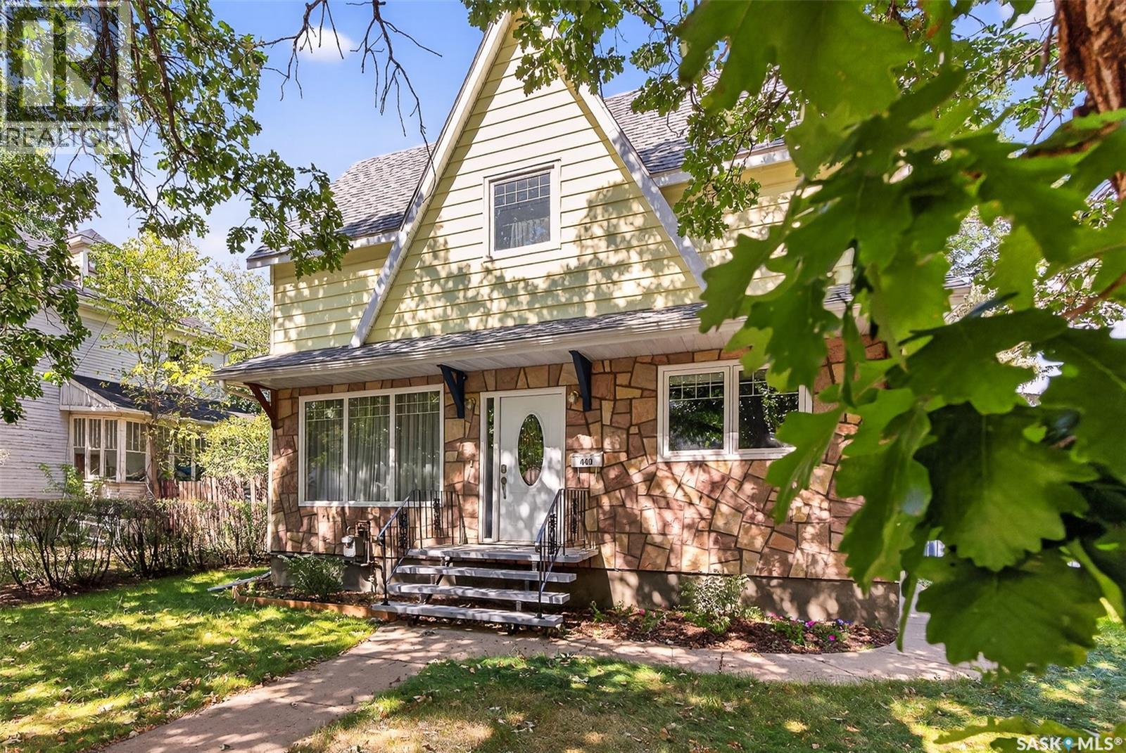 440 Hochelaga STREET W, Moose Jaw, Saskatchewan
