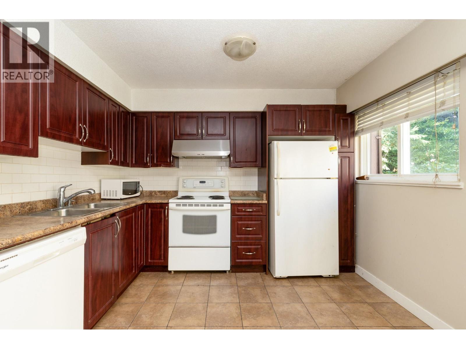 1-2, 4-7 322 Begin Street, Coquitlam, British Columbia  V3K 4V9 - Photo 11 - C8071164