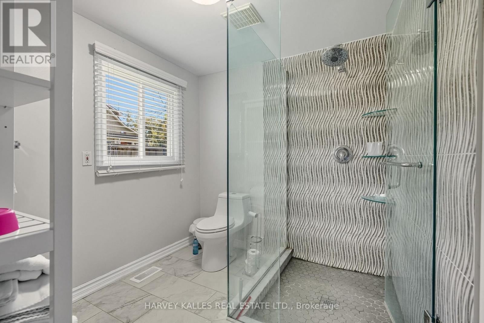 72 Lakeside Drive, Innisfil, Ontario  L9S 2V3 - Photo 30 - N12401370