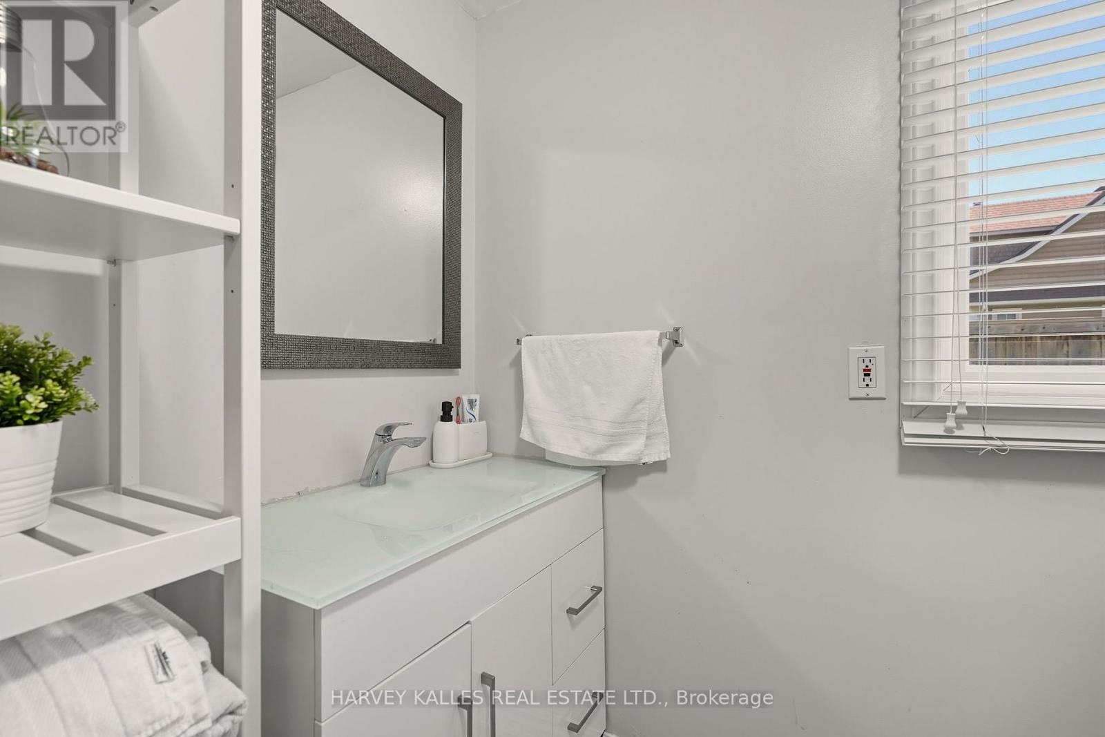 72 Lakeside Drive, Innisfil, Ontario  L9S 2V3 - Photo 31 - N12401370