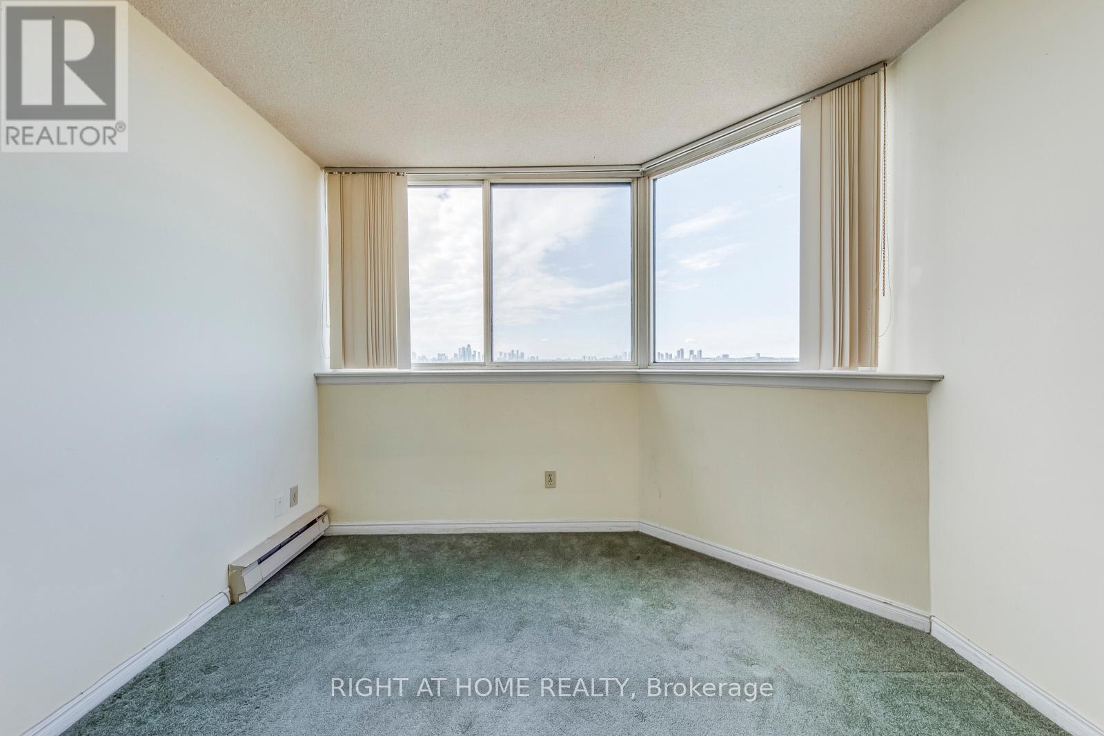 1603 - 1360 Rathburn Road E, Mississauga, Ontario  L4W 4H4 - Photo 18 - W12401389
