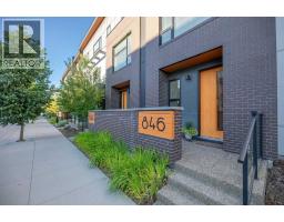 846 78 Street SW West Springs
