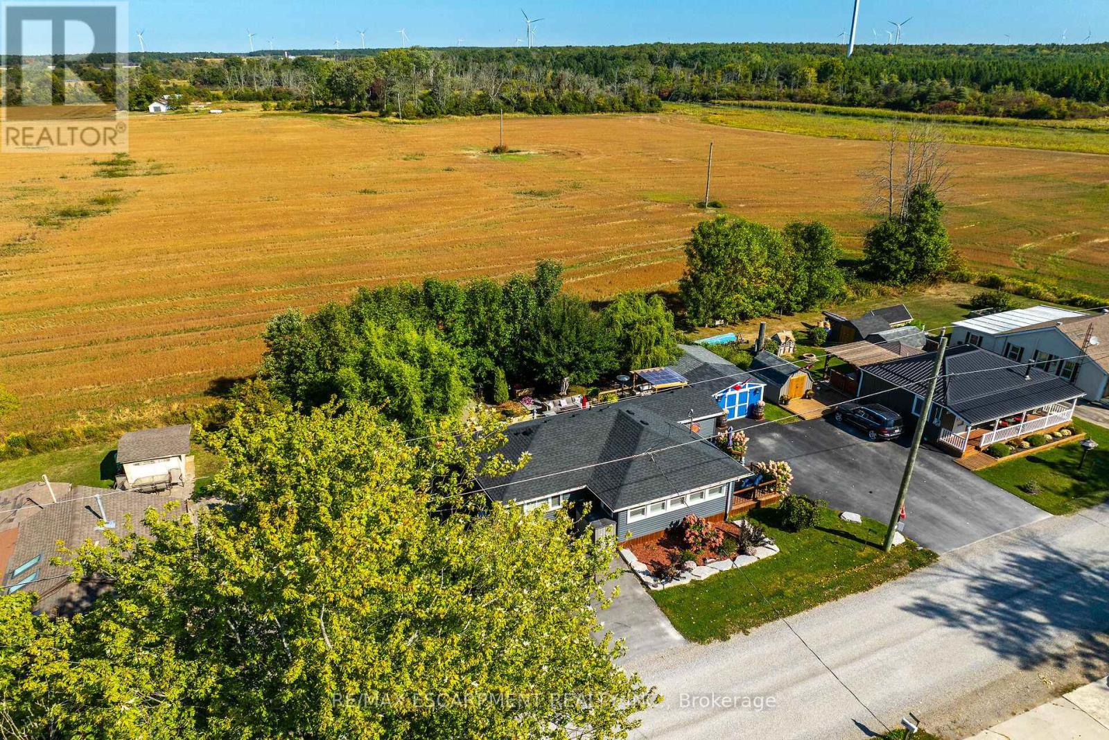 2011 Lakeshore Road, Haldimand (Dunnville), Ontario  N1A 2W8 - Photo 3 - X12401410