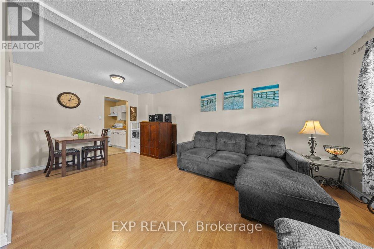 3166 Stockton Drive, Ottawa, Ontario  K1T 1S1 - Photo 11 - X12401423