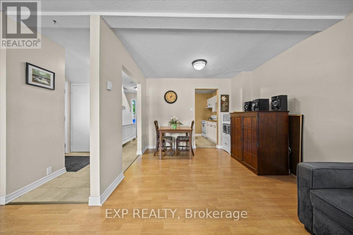 3166 Stockton Drive, Ottawa, Ontario  K1T 1S1 - Photo 12 - X12401423