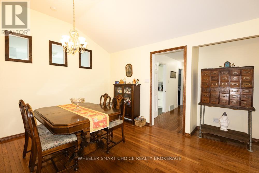 15206 Colonial Drive, South Stormont, Ontario  K0C 1M0 - Photo 15 - X12401432