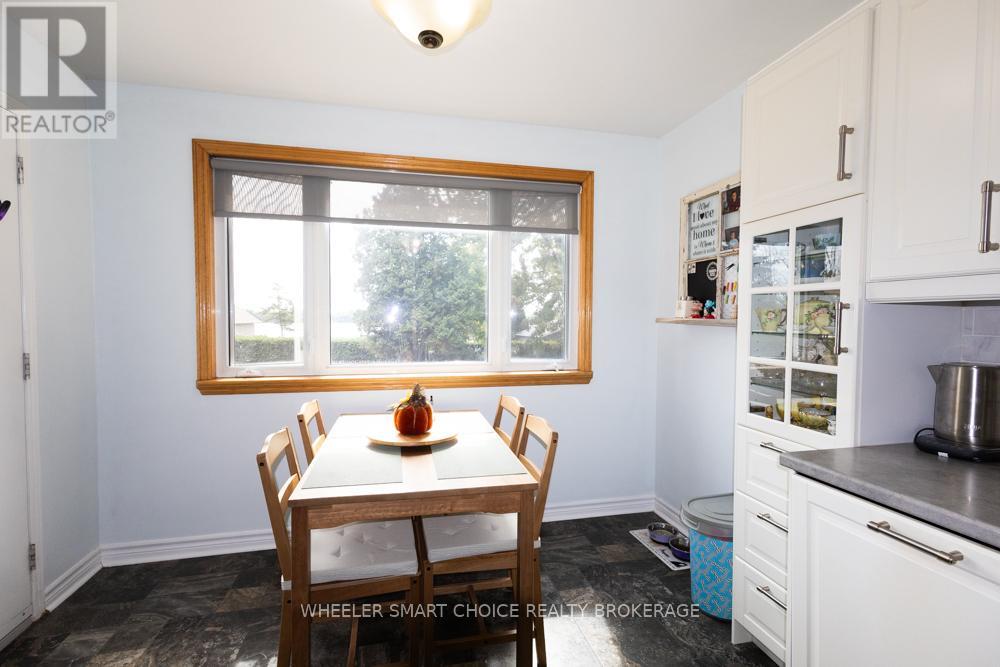 15206 Colonial Drive, South Stormont, Ontario  K0C 1M0 - Photo 19 - X12401432