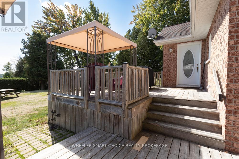 15206 Colonial Drive, South Stormont, Ontario  K0C 1M0 - Photo 7 - X12401432