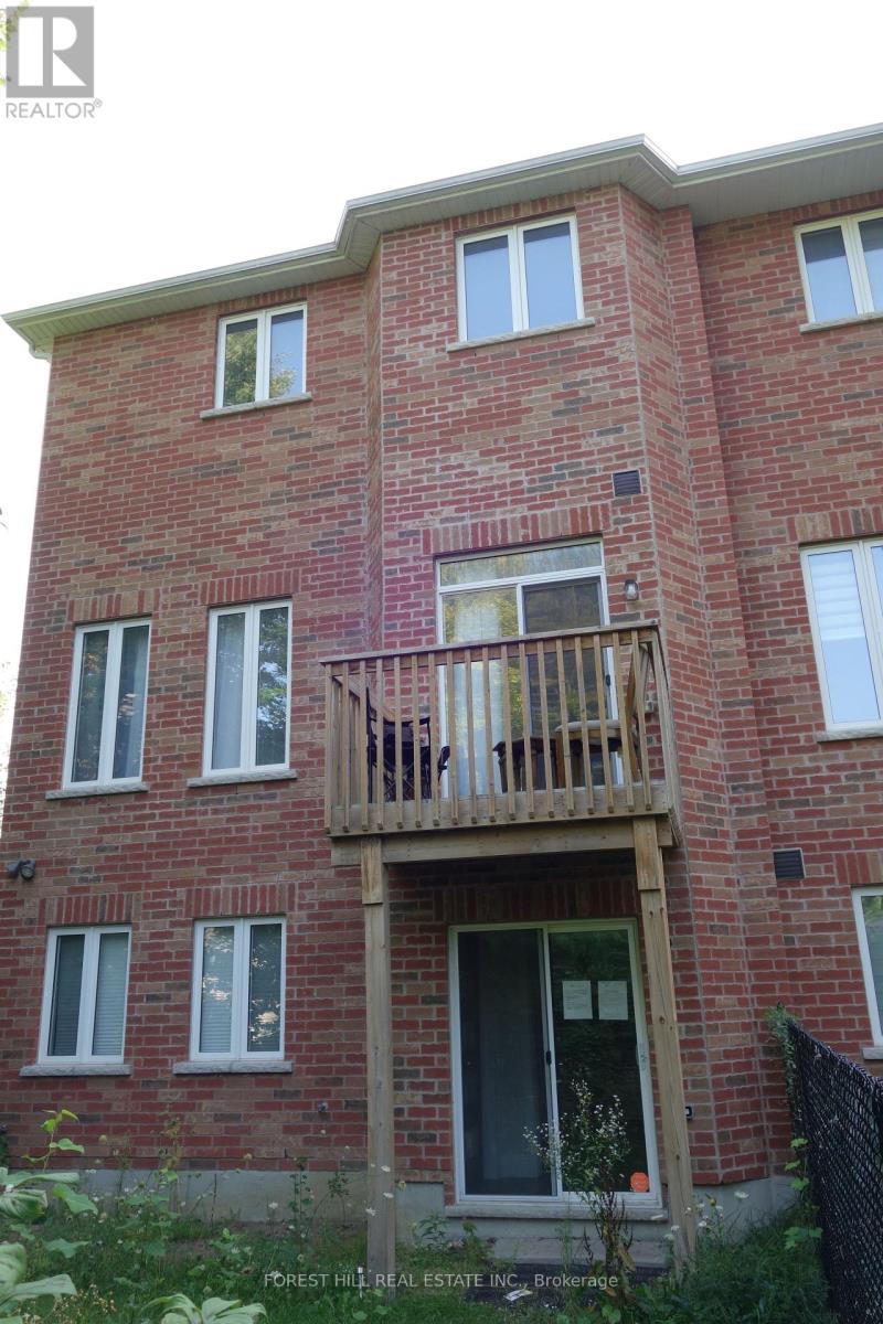18 Farwell Avenue, Wasaga Beach, Ontario  L9Z 0H3 - Photo 3 - S12399820