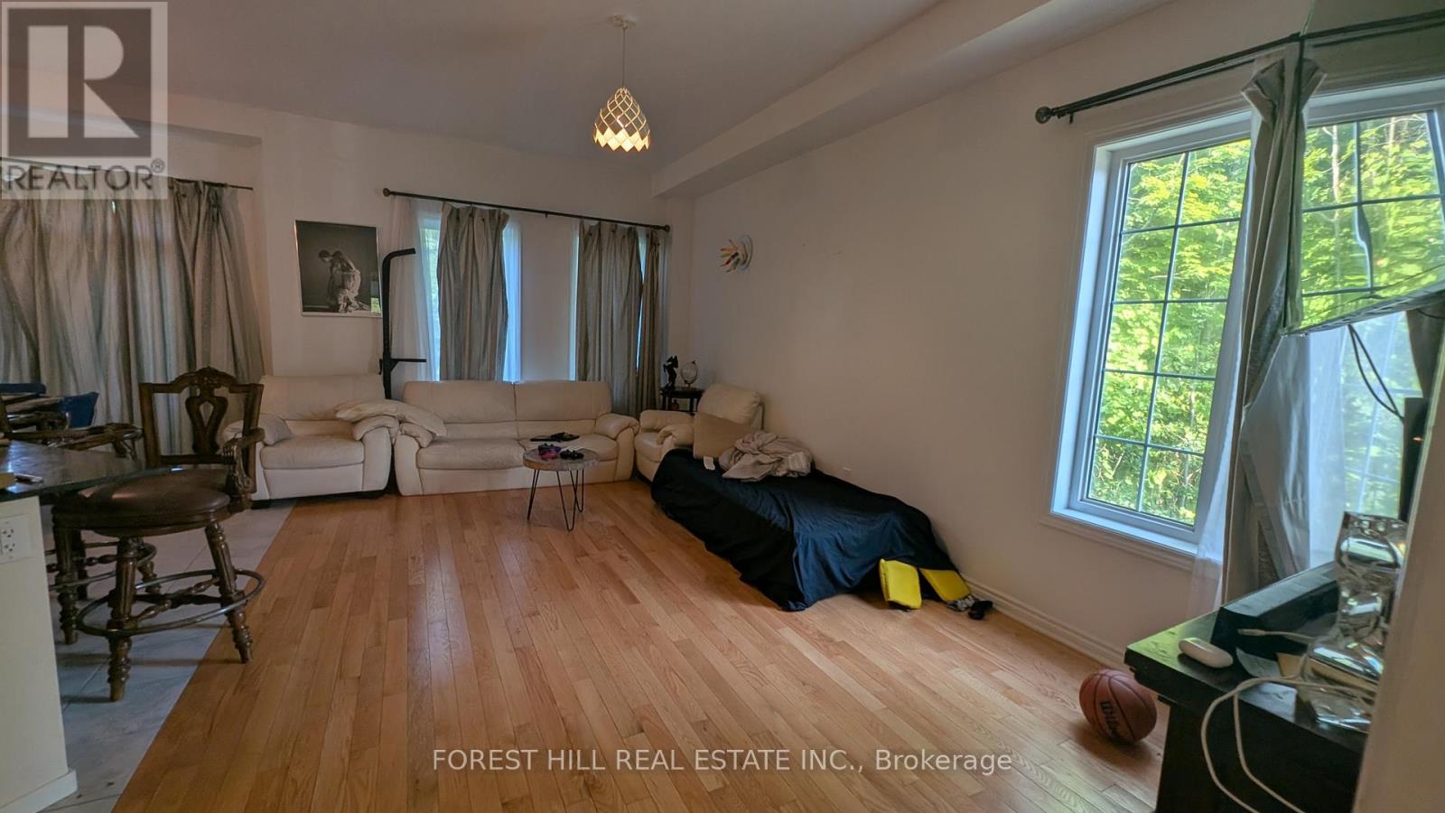 18 Farwell Avenue, Wasaga Beach, Ontario  L9Z 0H3 - Photo 5 - S12399820