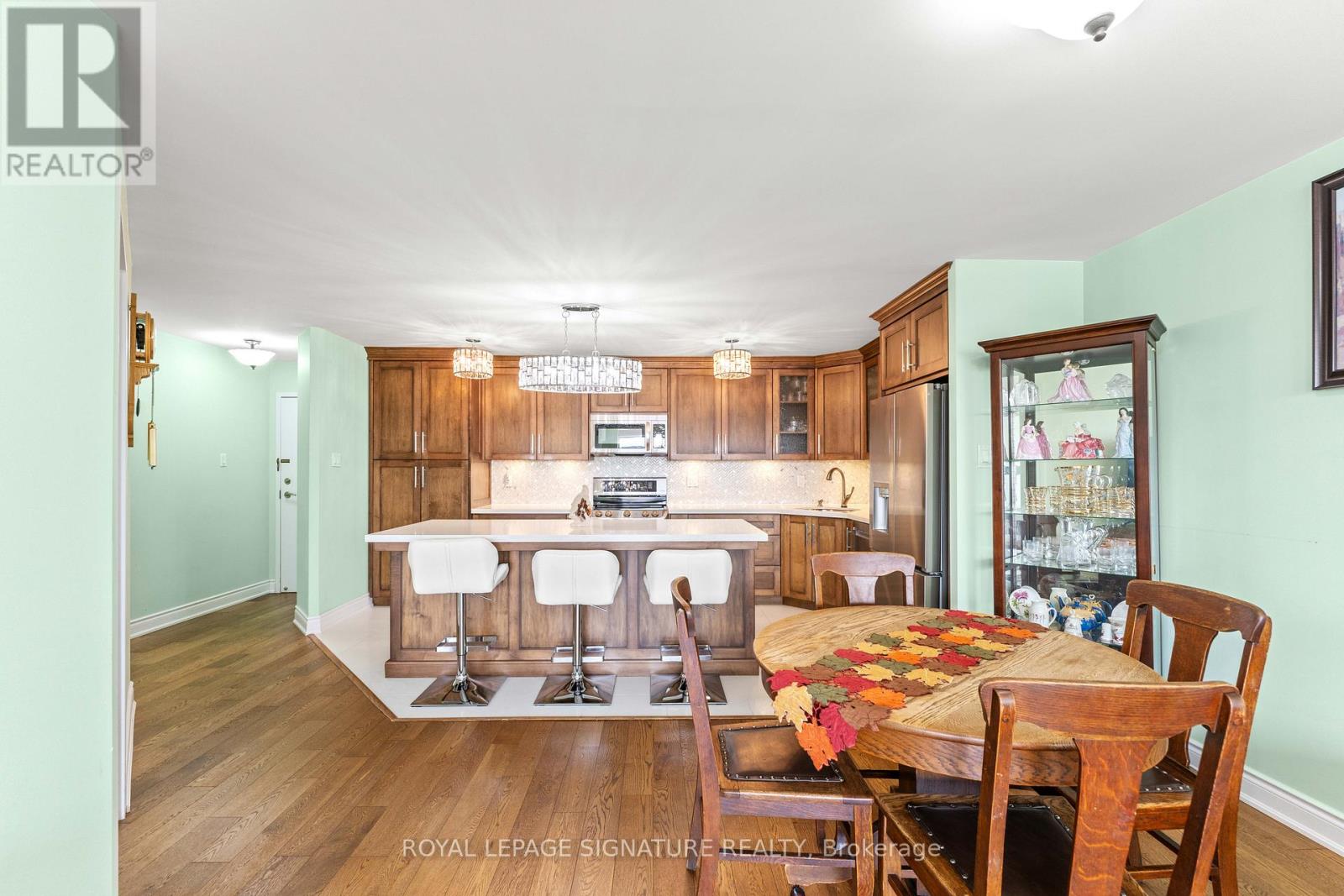 1007 - 250 Davis Drive, Newmarket, Ontario  L3Y 7T7 - Photo 14 - N12401439