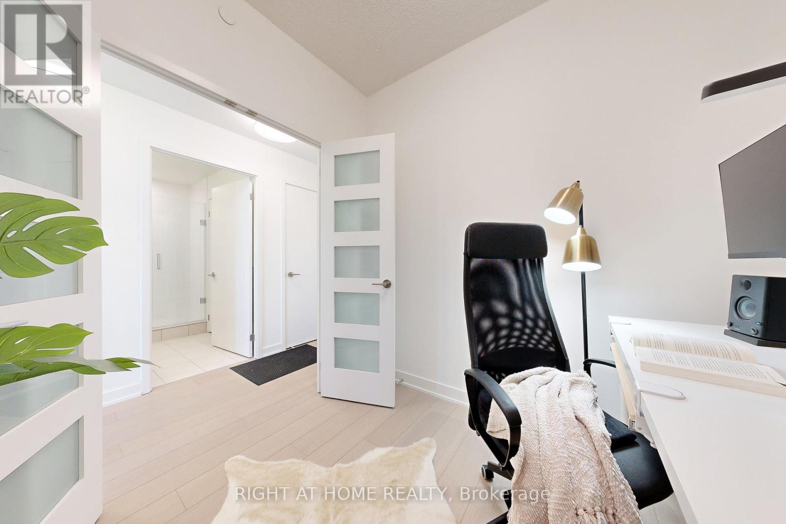 B807 - 292 Verdale Crossing, Markham, Ontario  L6G 0H6 - Photo 5 - N12401446