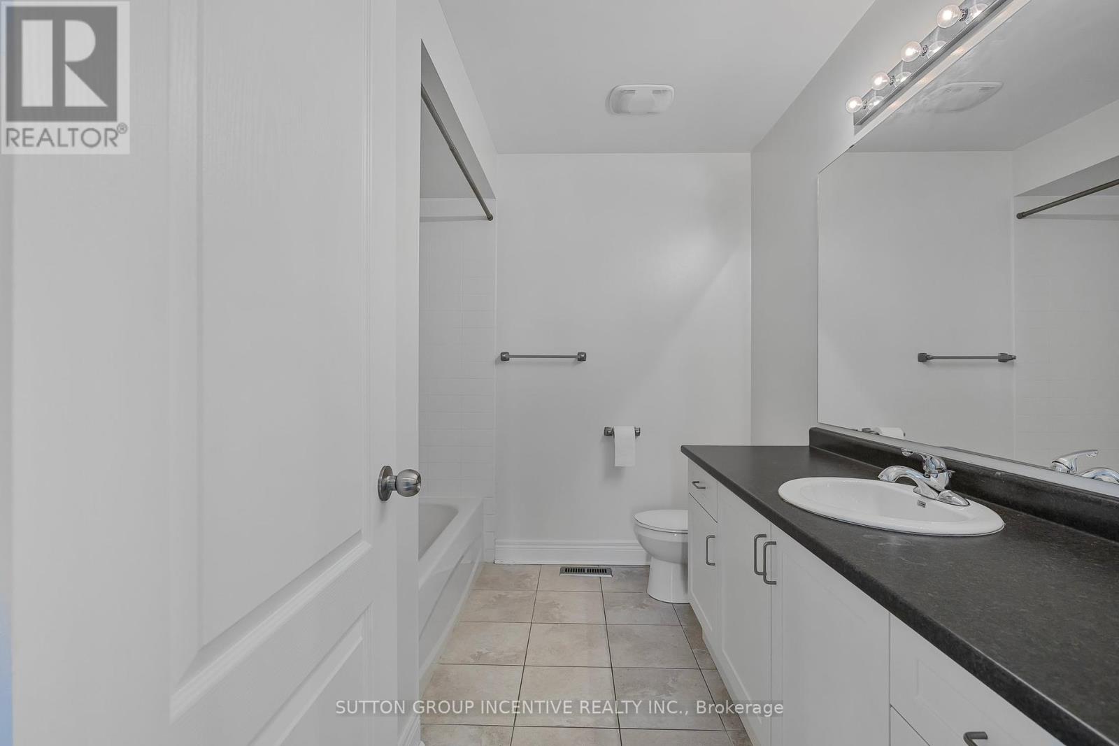 76 Forsyth Crescent, Barrie, Ontario  L4N 6R1 - Photo 20 - S12401437