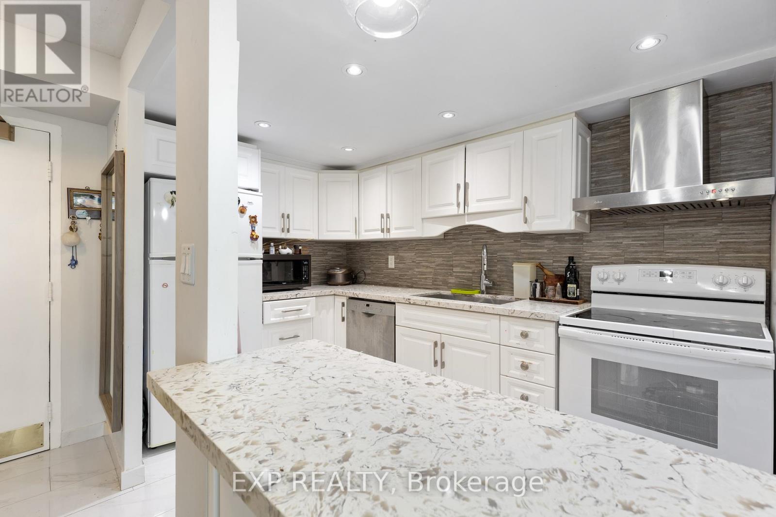 707 - 25 Fairview Road W, Mississauga, Ontario  L5B 3Y8 - Photo 6 - W12401425