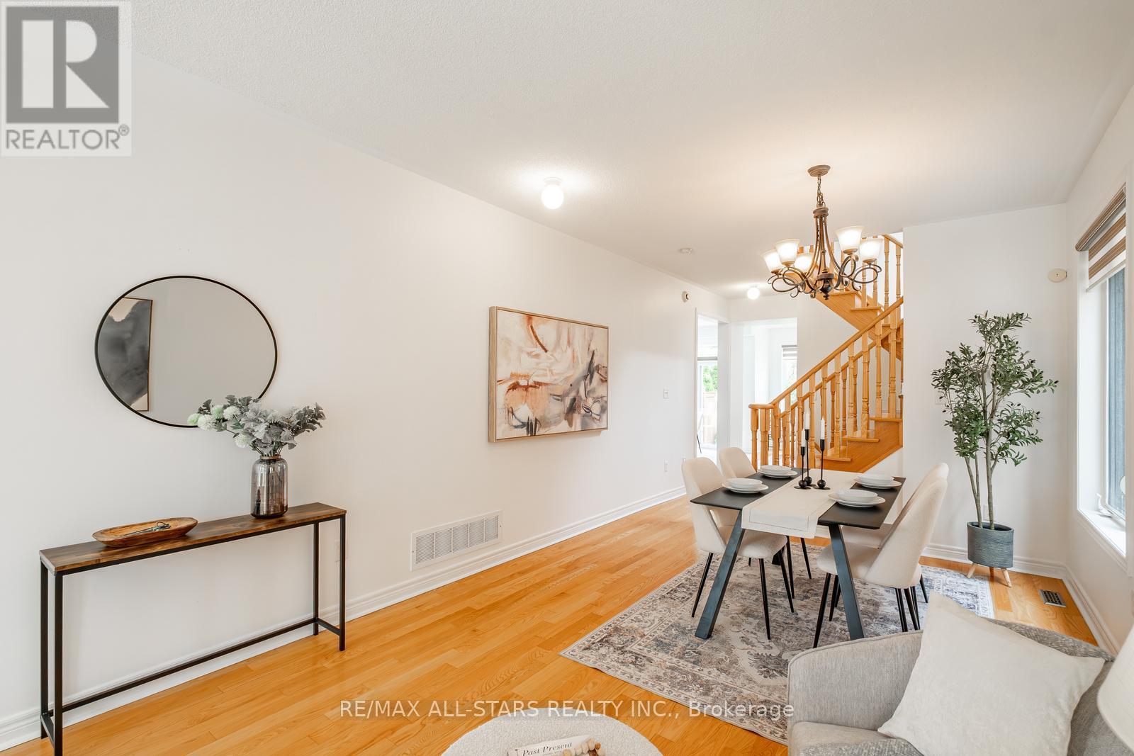 69 Mantle Avenue, Whitchurch-Stouffville, Ontario  L4A 0M8 - Photo 12 - N12383241