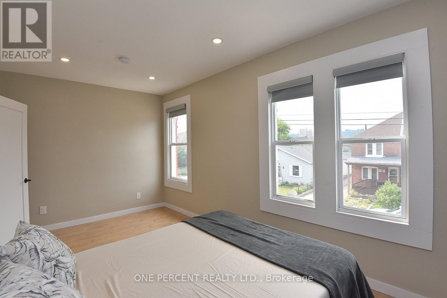 273 Robert Street, Hamilton, Ontario  L8L 2R5 - Photo 22 - X12346284