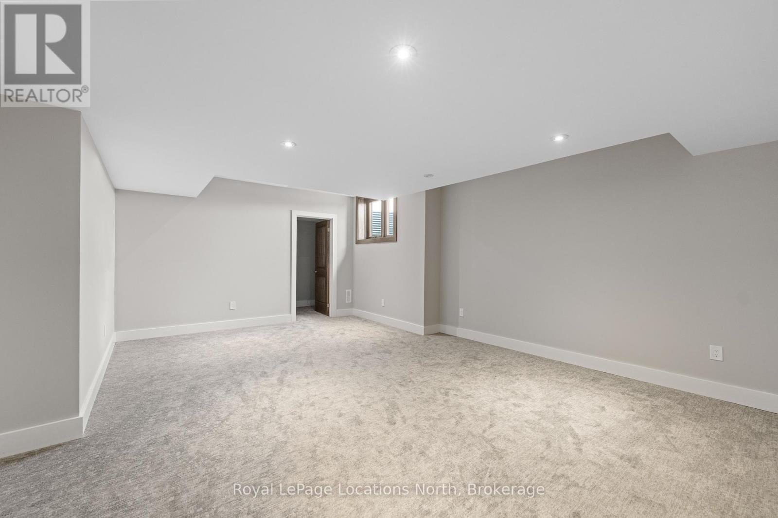11 Windrose Valley Boulevard, Clearview, Ontario  L9Y 0K2 - Photo 36 - S12401504