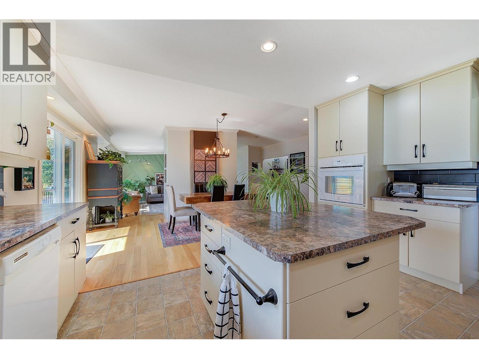 4185 3rd Avenue Peachland Photo 13
